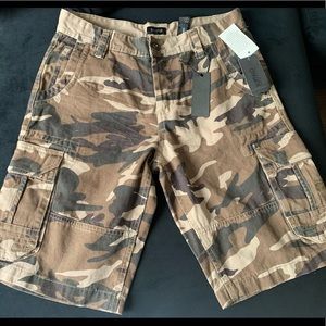 Men’s camouflage cargo shorts